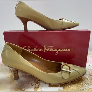 Salvatore Ferragamo Acaia Sand Leather Silver Buckles 2" Heel pumps 9